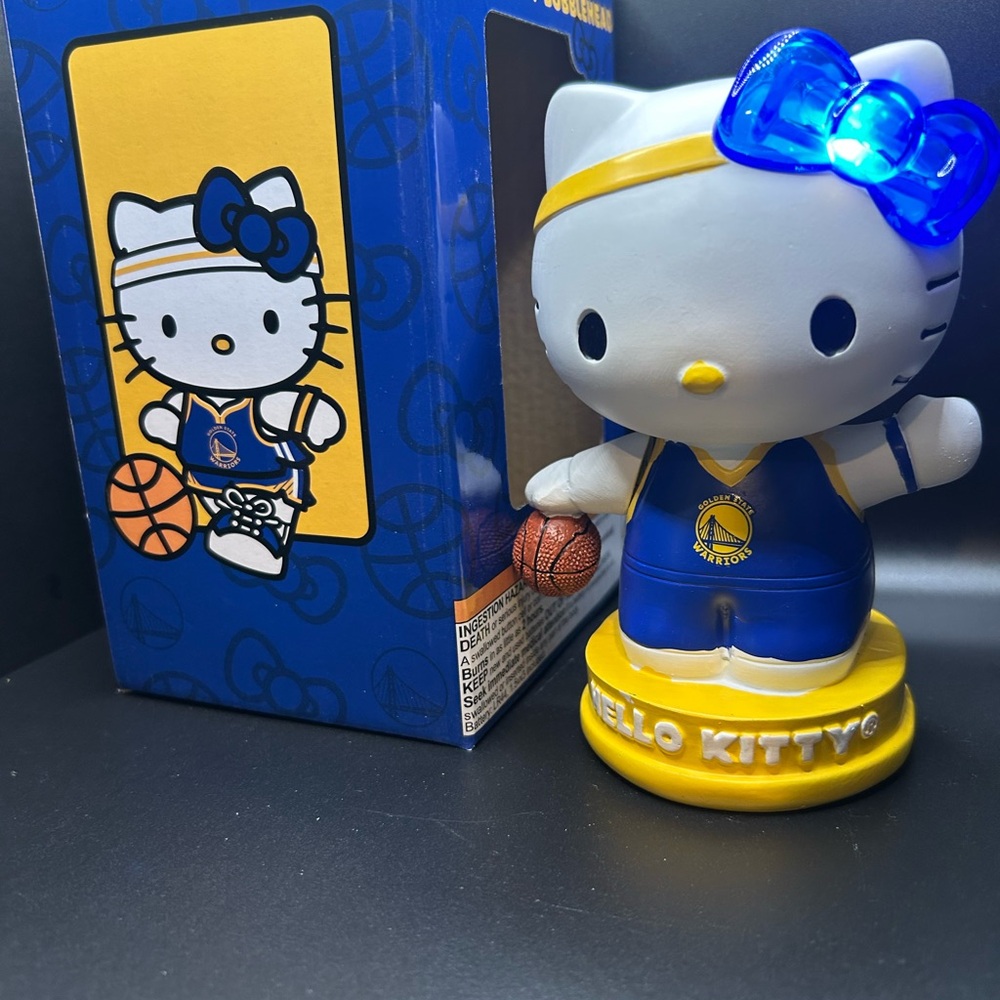 Golden State warriors Hello Kitty 2025 SGA bow lights up nib